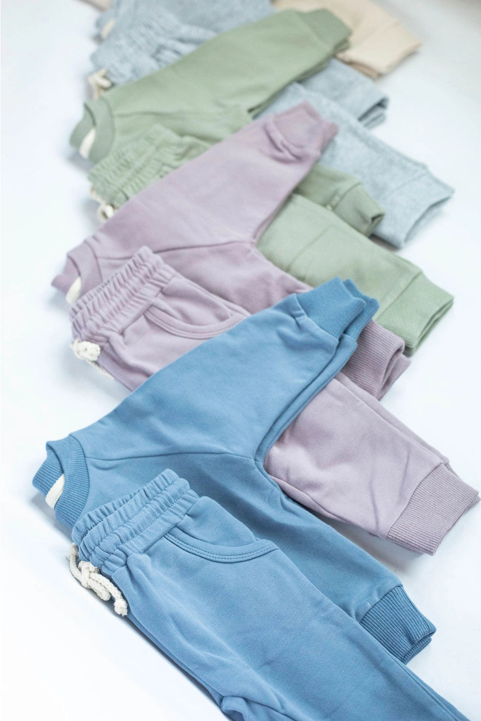 Organic 2 Piece Set Sweatshirt + Pants Neutral Tracksuit - Sage