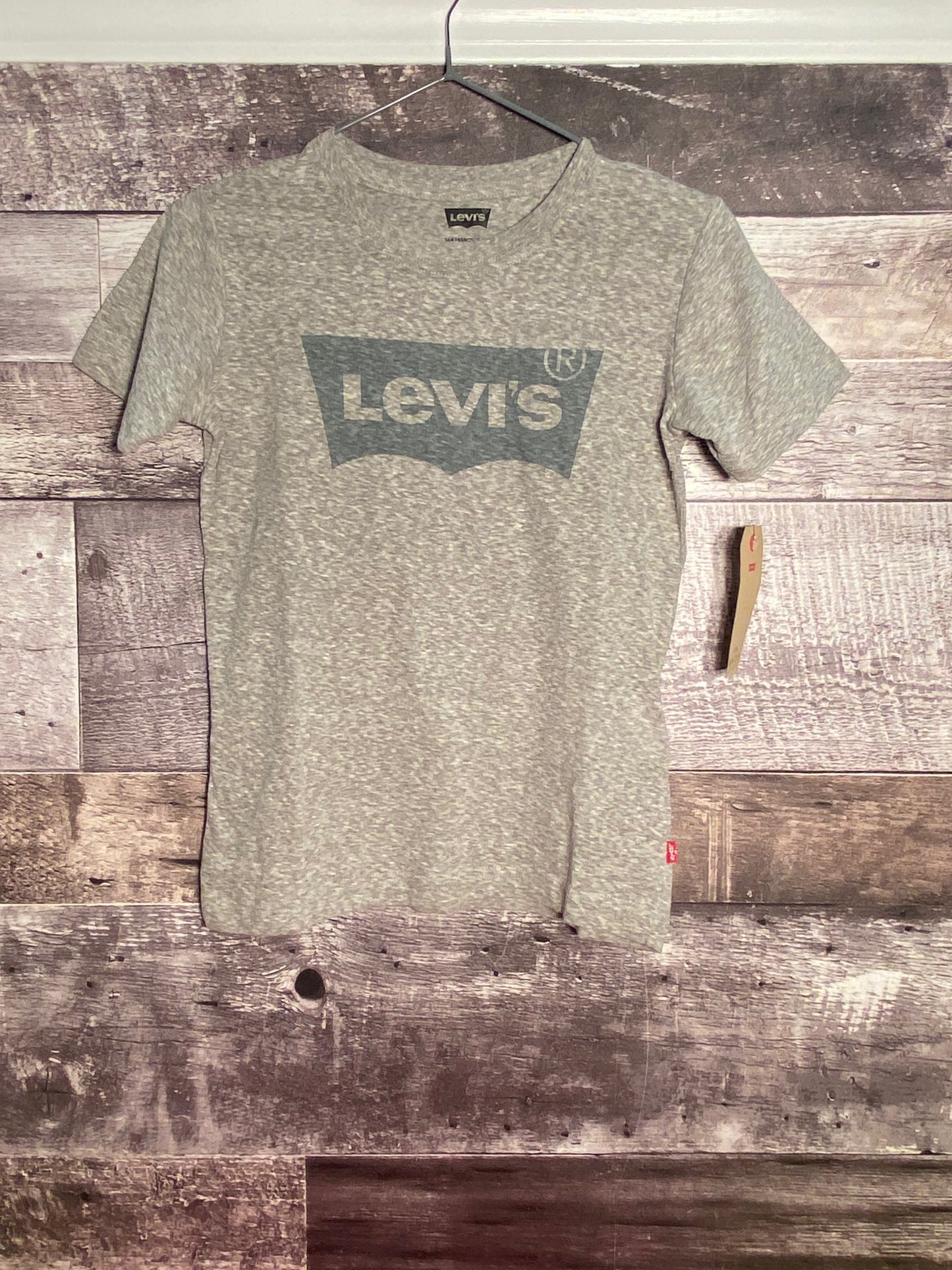 levis grey snow yarn batwing tee