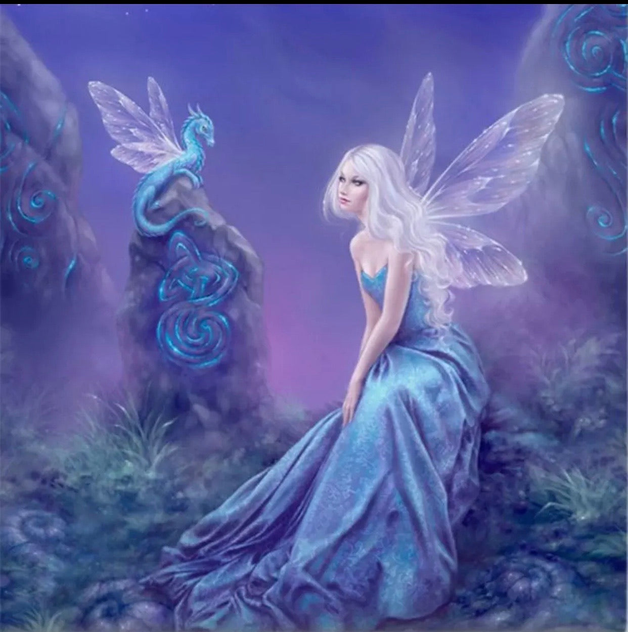 30 x 30 full drill diamond painting - (Hy808) sitting fairy